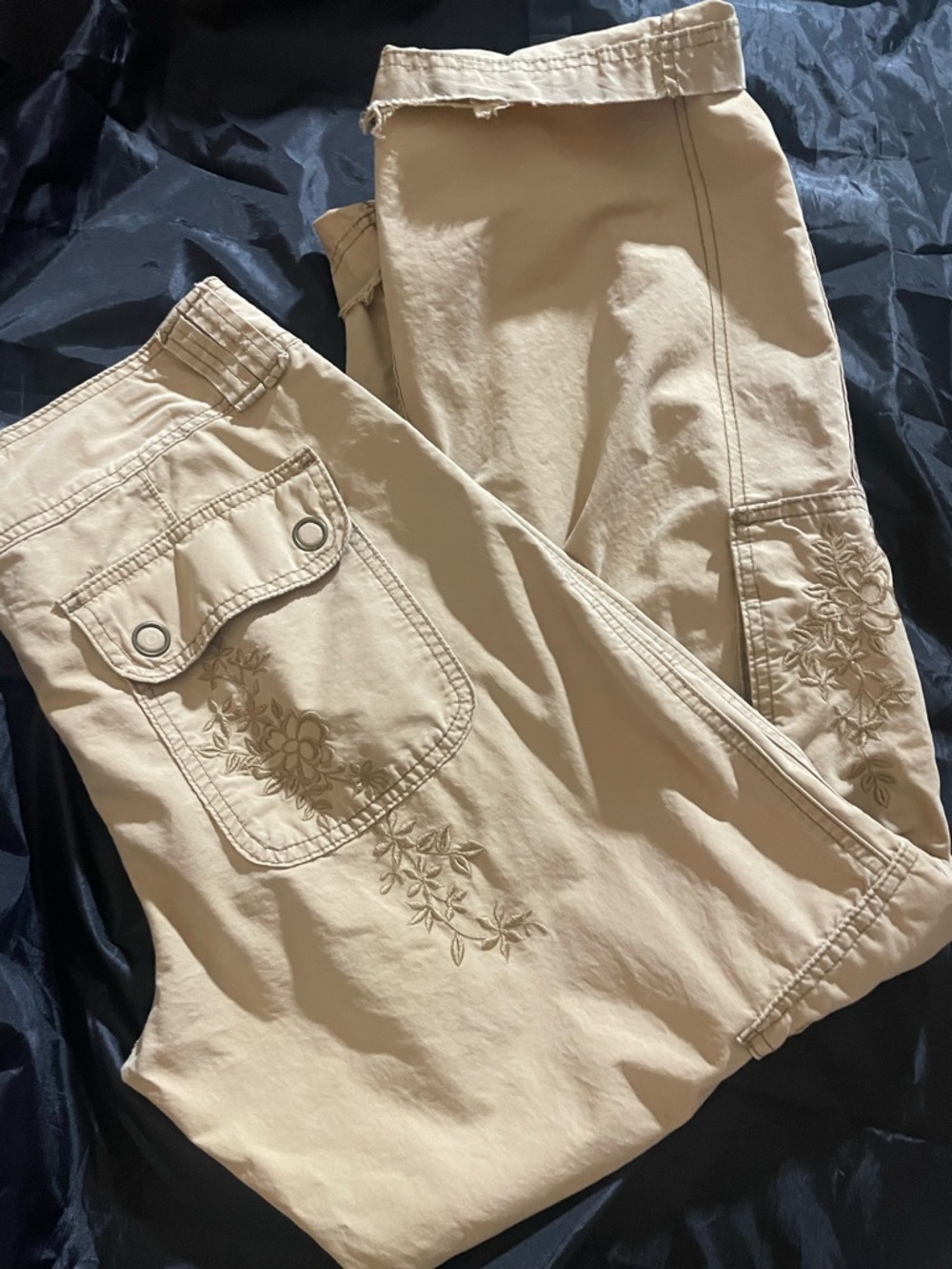 Abercrombie Est.1892.Carmel cotton pants Embroidered throughout.